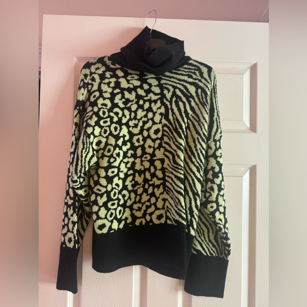 Zara Green Pattern Sweater